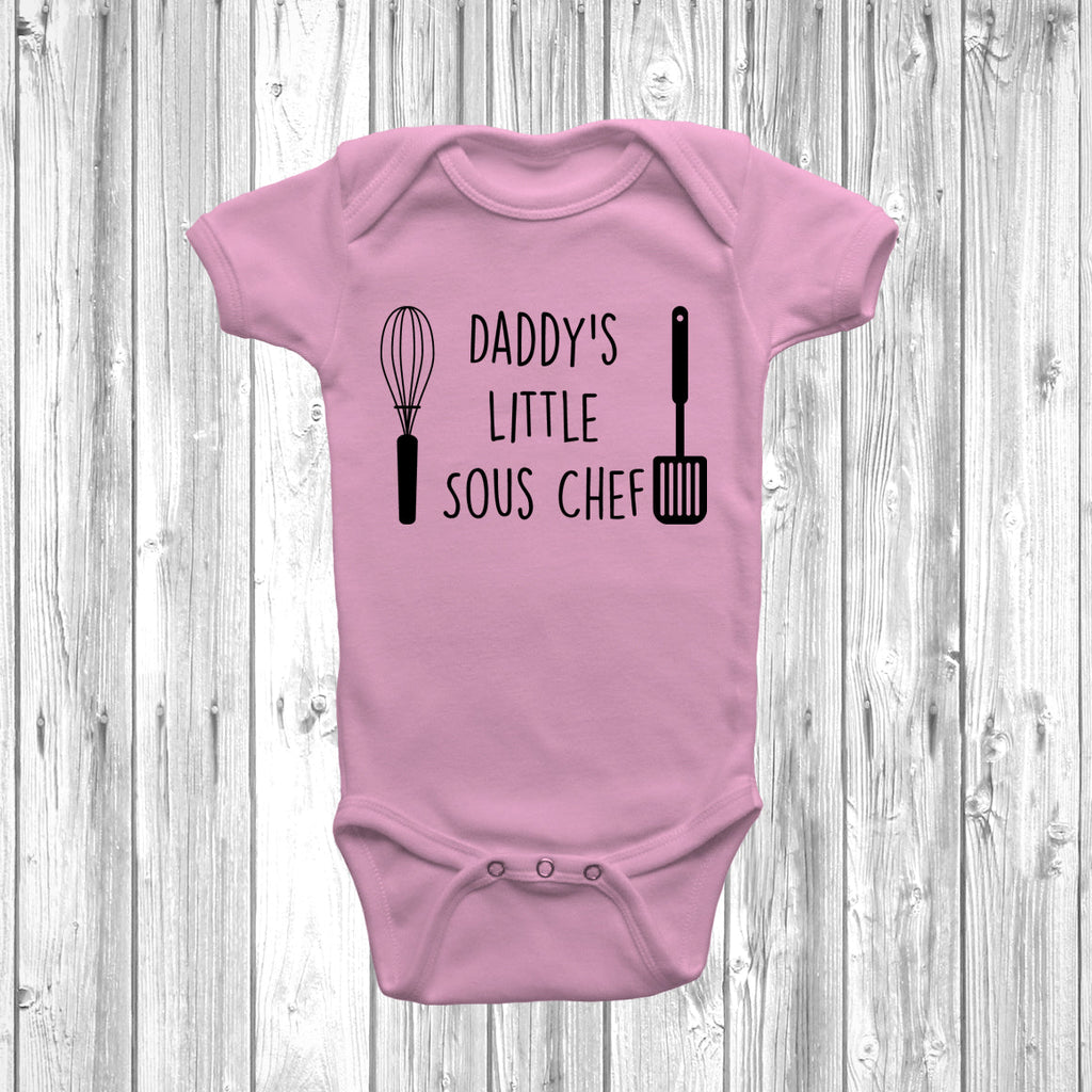 Get trendy with Daddy's Little Sous Chef Baby Grow - Baby Grow available at DizzyKitten. Grab yours for £8.45 today!