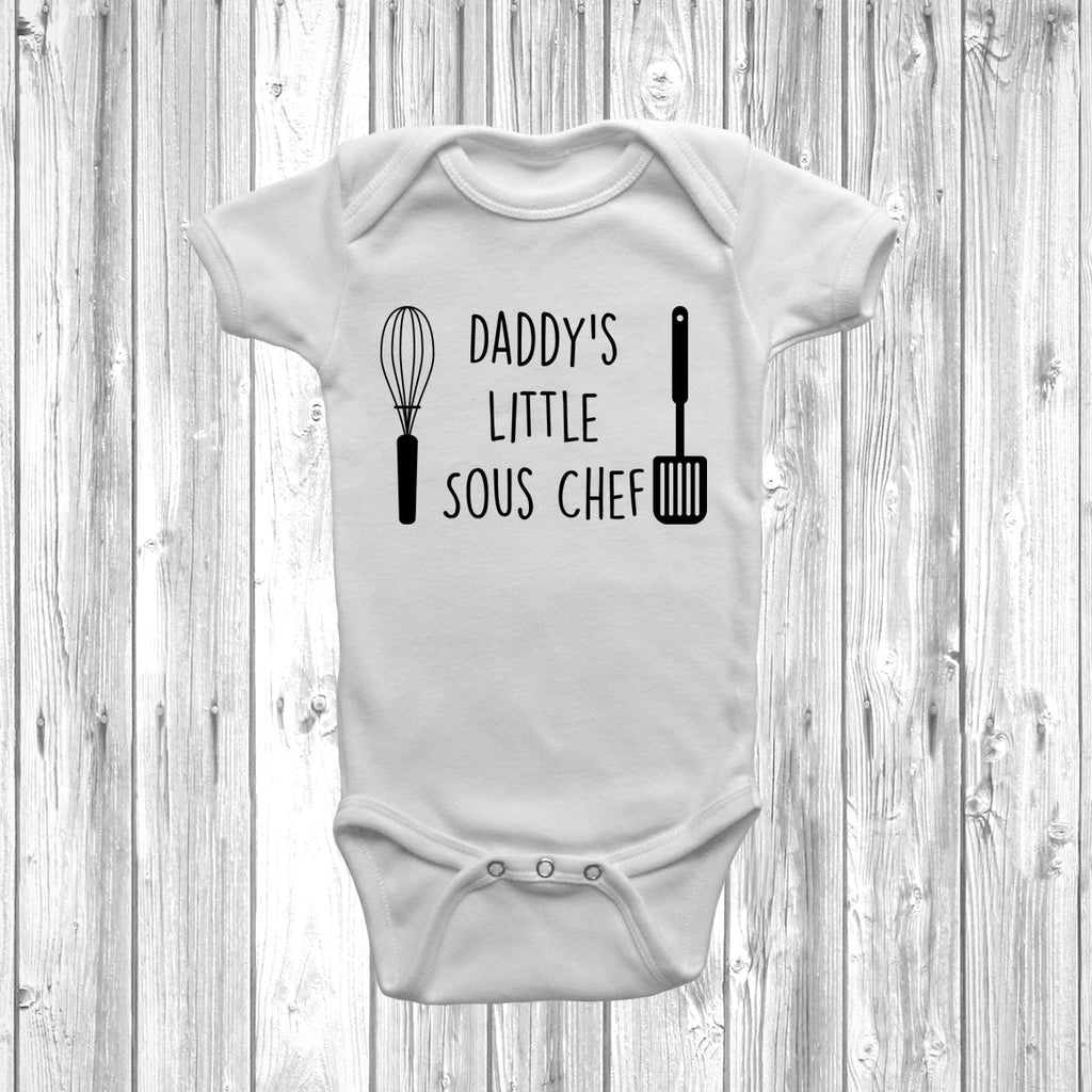 Get trendy with Daddy's Little Sous Chef Baby Grow - Baby Grow available at DizzyKitten. Grab yours for £8.45 today!