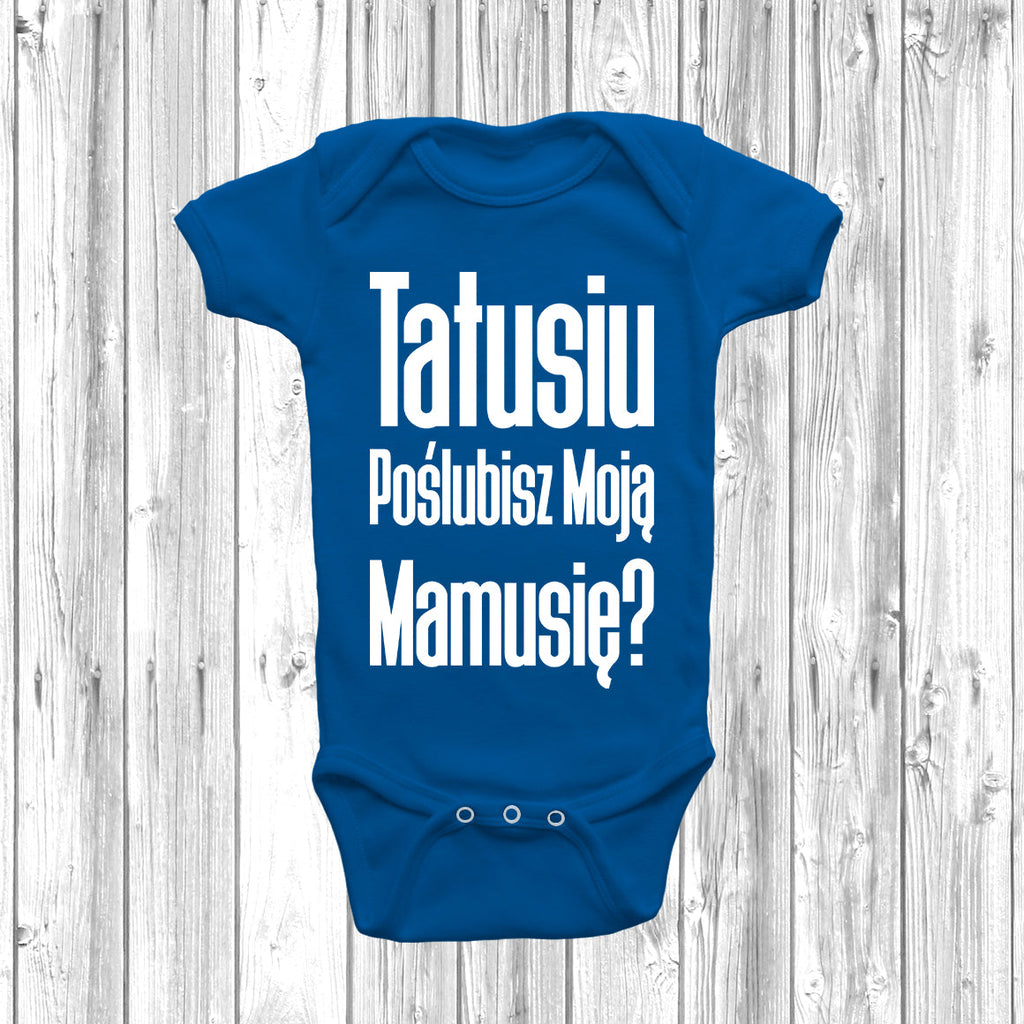 Get trendy with Tatusiu Poślubisz Moją Mamusię? Baby Grow - Baby Grow available at DizzyKitten. Grab yours for £7.99 today!